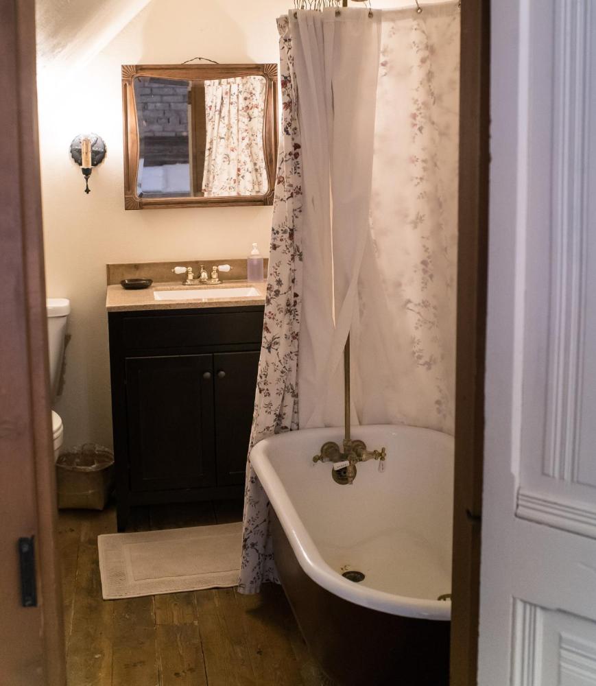 Triple Room with Private Bathroom interior